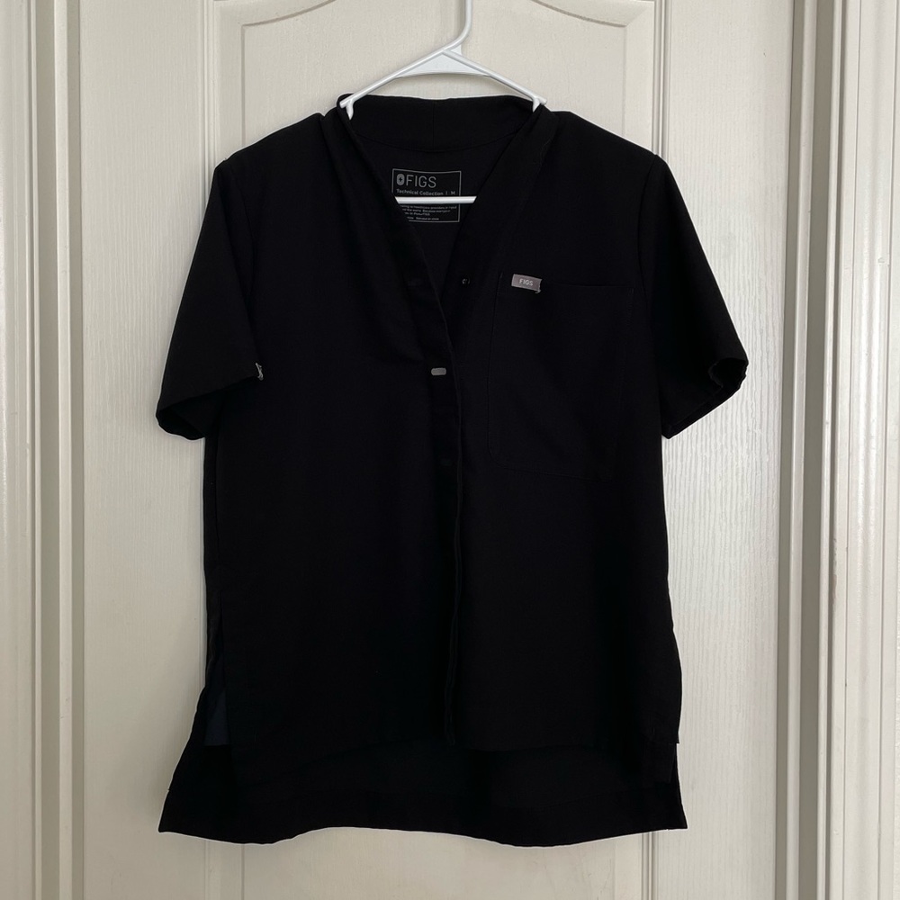 Figs scrub top